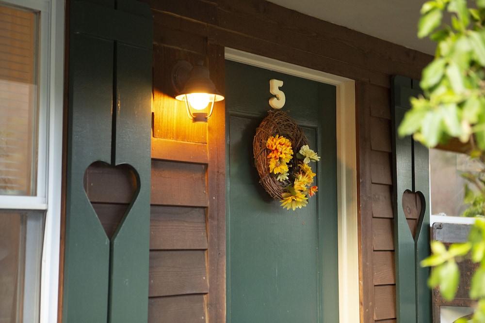 The Chimney Rock Inn & Cottages photo 71