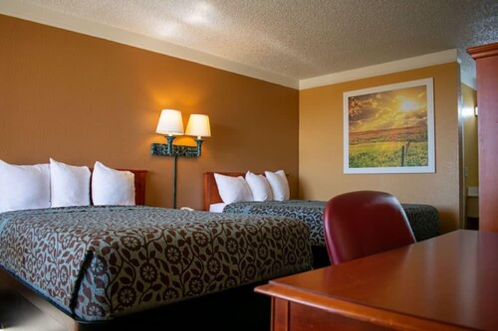 Days Inn by Wyndham Hillsboro TX photo 11