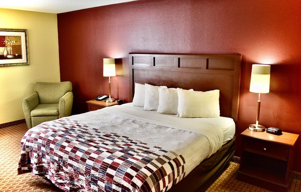 Red Roof Inn & Suites Little Rock photo 21
