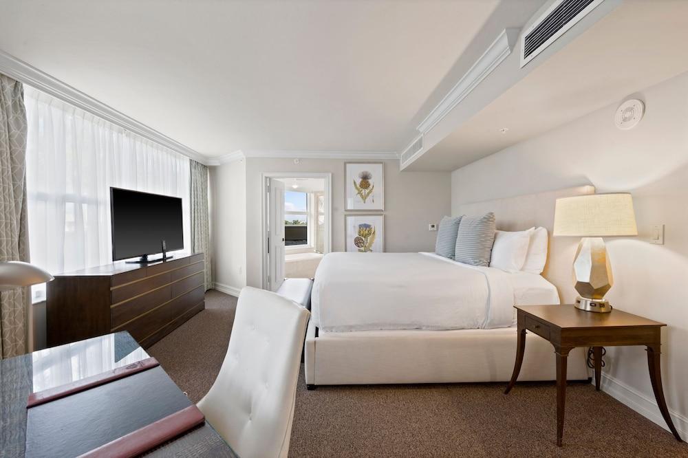 Marco Beach Ocean Suites photo 12