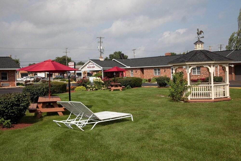 Weathervane Motor Court photo 6
