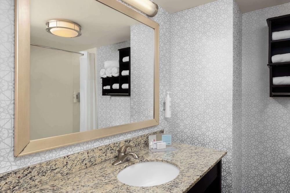 Hampton Inn & Suites Douglas photo 8