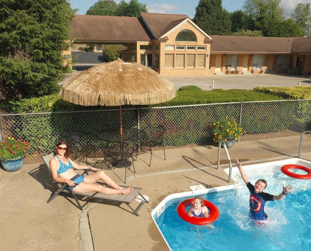 Four Seasons Motel photo 25
