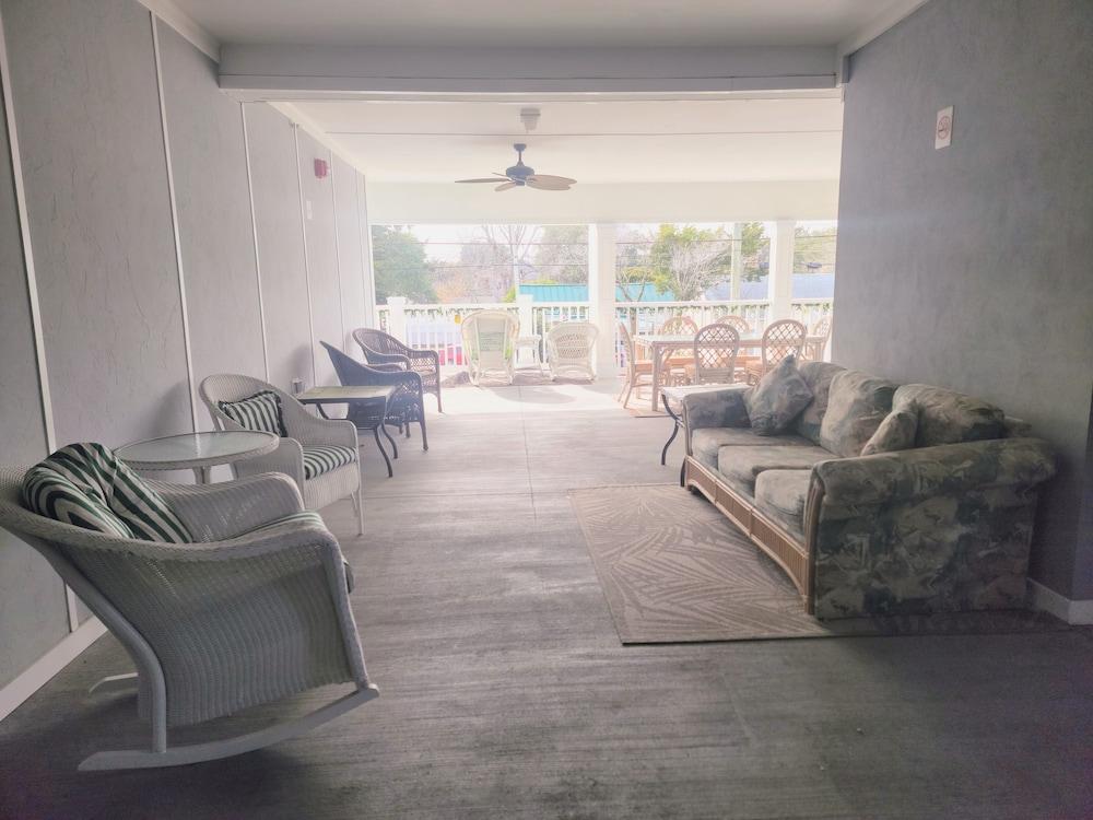 Beaufort Harbour Suites photo 39