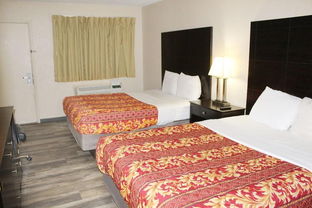 Huntington Inn photo 3