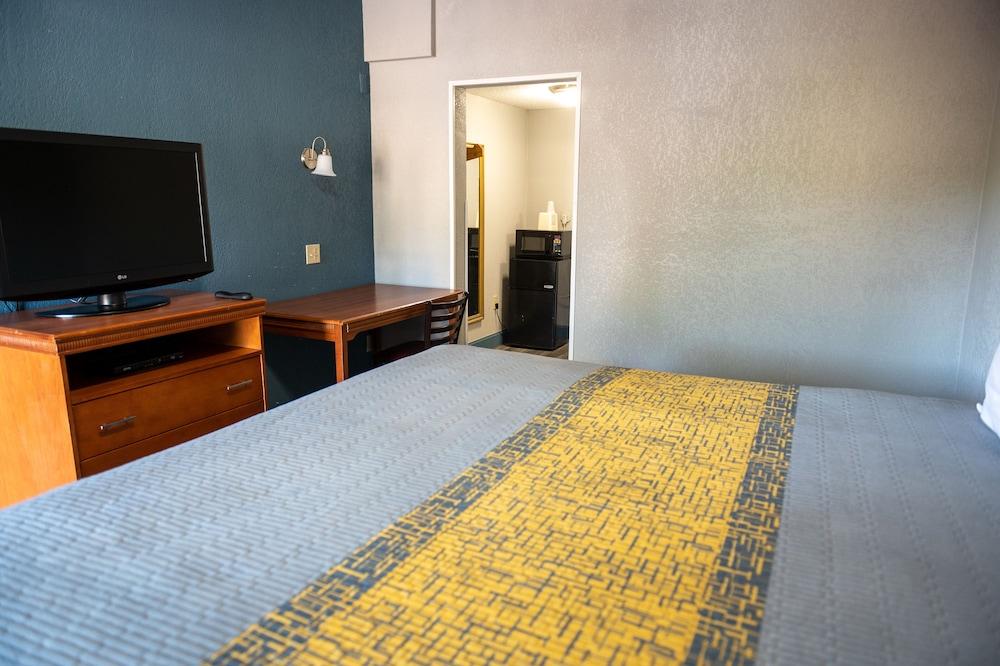 Riverside Inn and Suites photo 5