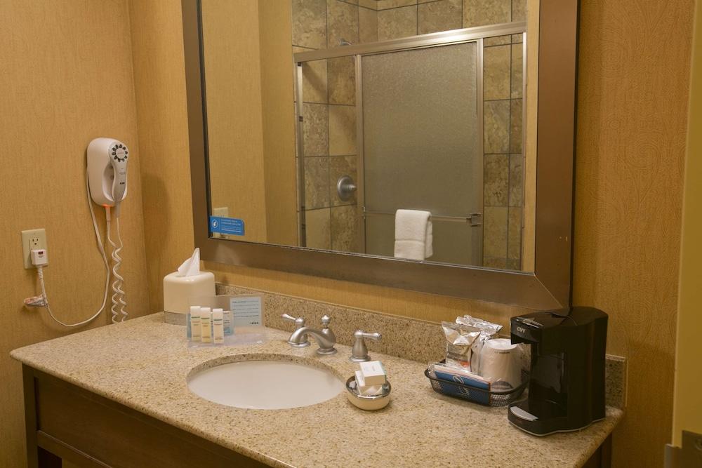 Hampton Inn & Suites Wiggins photo 27