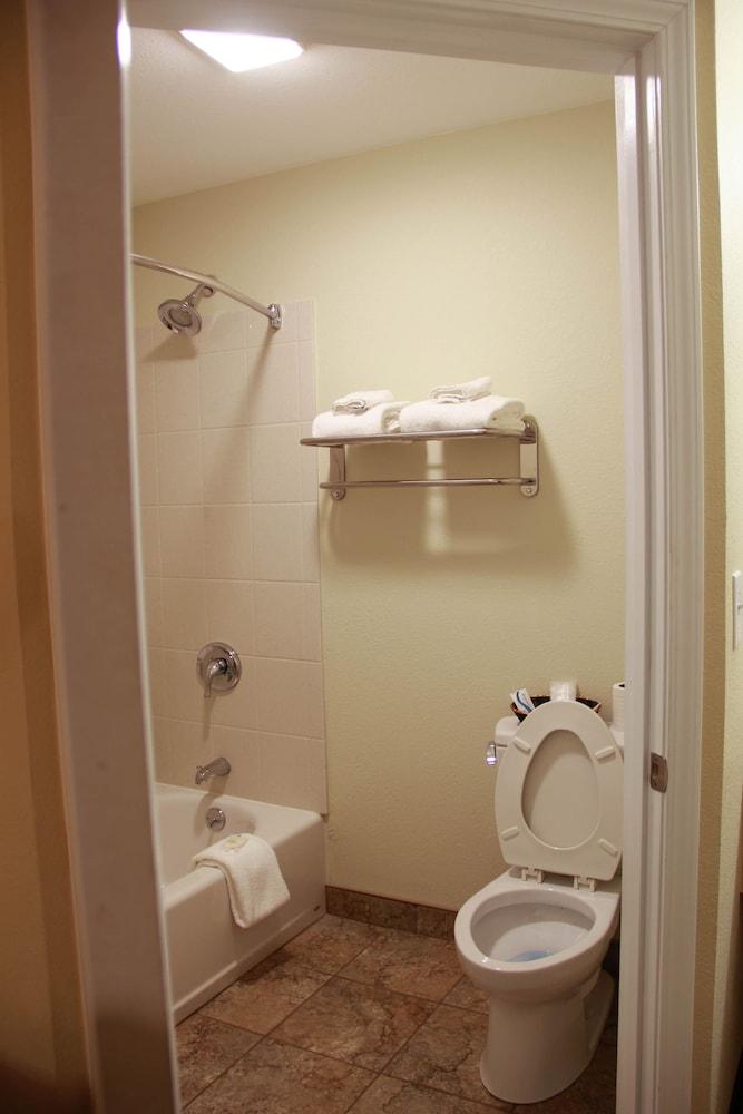 Relax Inn & Suites photo 75