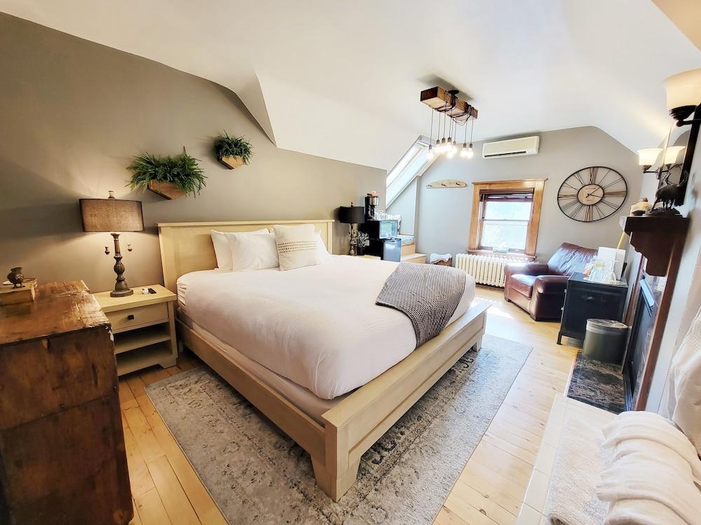 Historic GG Barnum Mansion by Heirloom Boutique Collection photo 5
