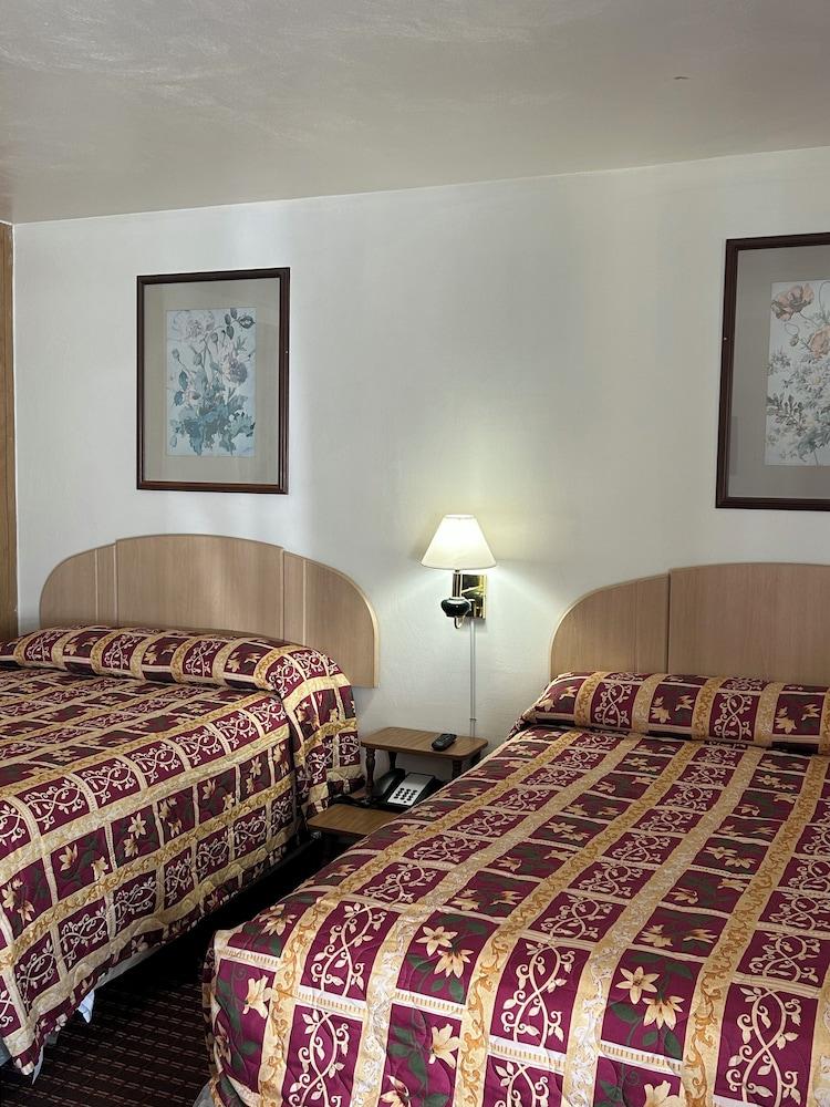 Bedford Motel photo 2