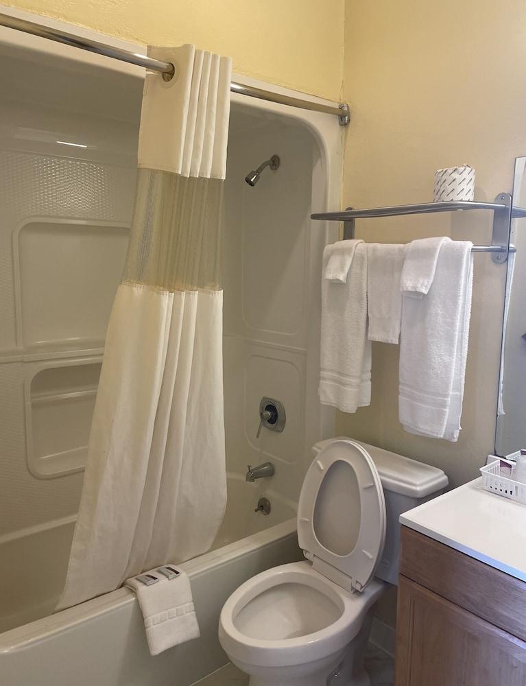 Relax Inn photo 5