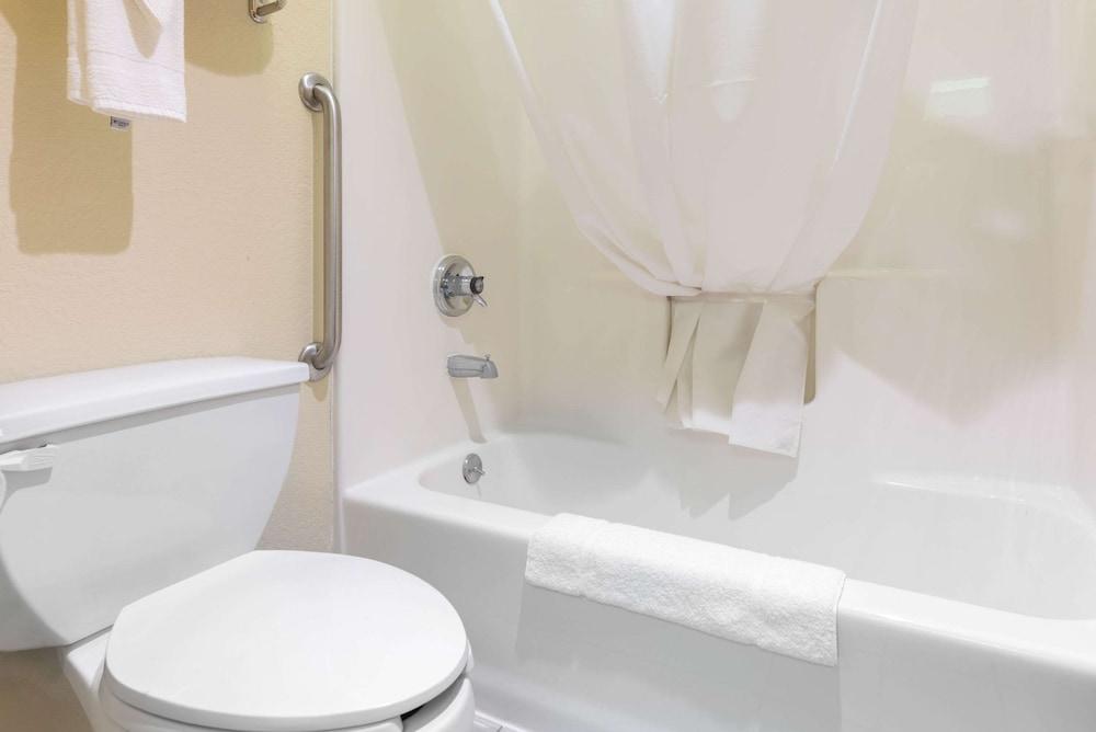 Quality Inn Washington Court House photo 40