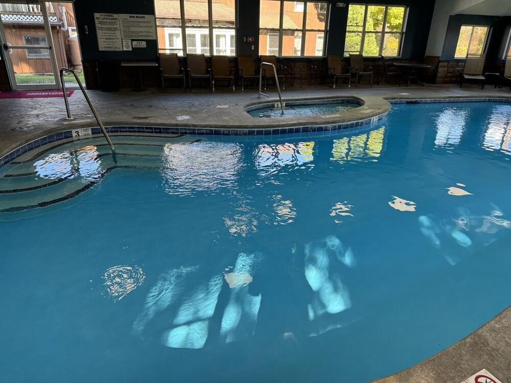 Mohican Resort Motel photo 41