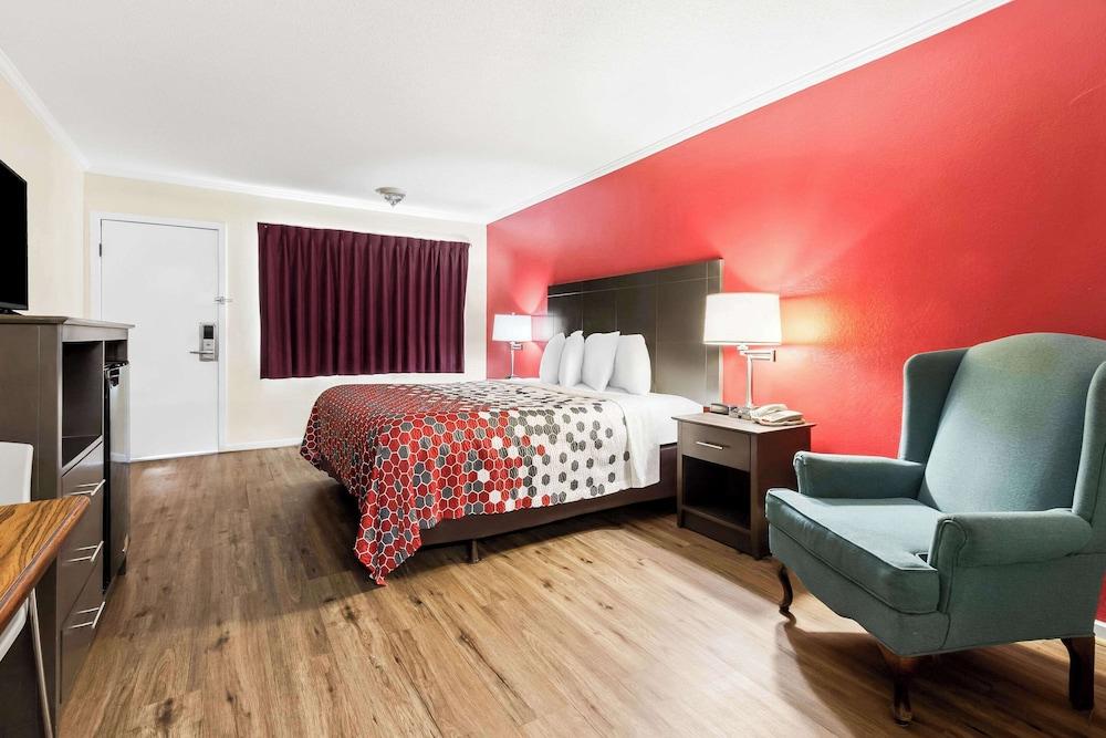 Econo Lodge St. George photo 11