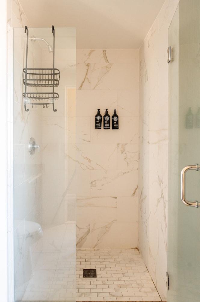 The Lafayette New Orleans By Kasa Living photo 91