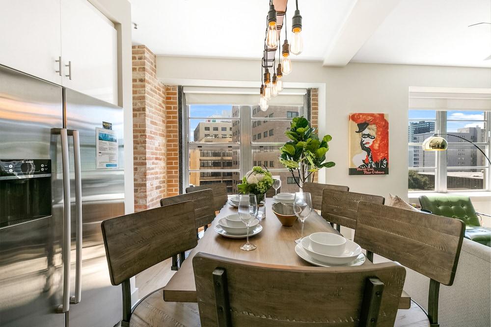 Modern Condos in California Building by Hosteeva photo 45