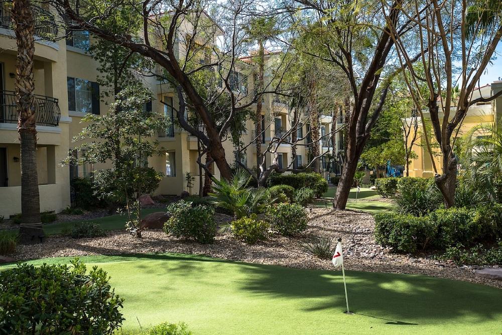 Club De Soleil All-Suite Resort photo 17