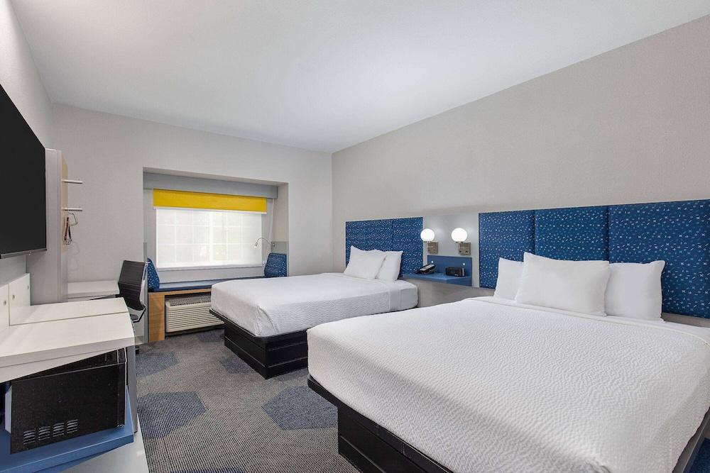 Microtel Inn & Suites by Wyndham Manchester photo 6