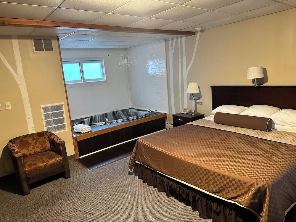Cedar Hill Lodge photo 59