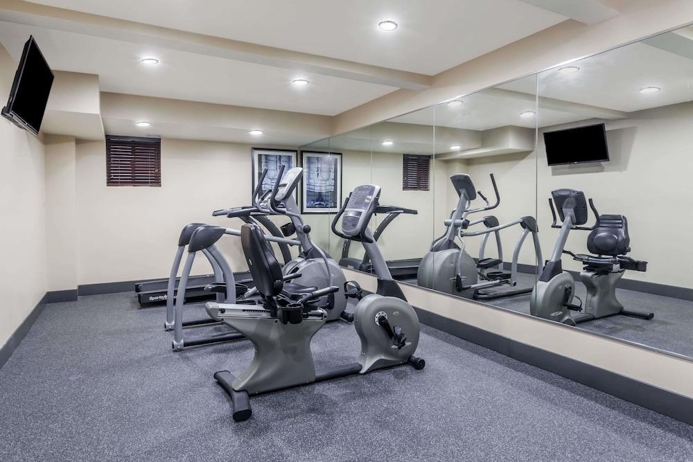 Days Inn & Suites by Wyndham Jamaica JFK Airport photo 12