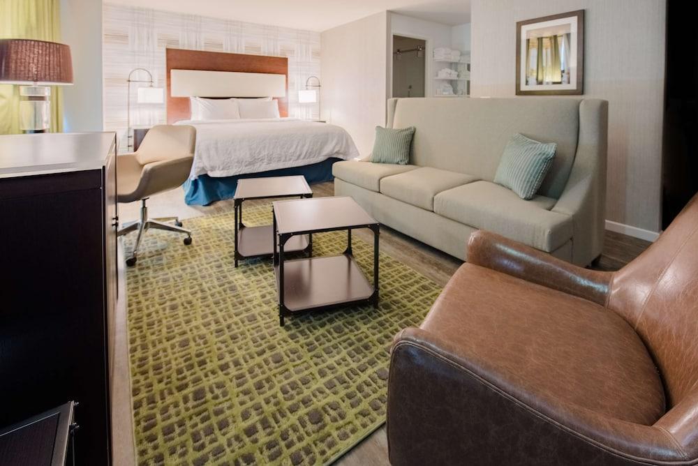 Hampton Inn & Suites Washington DC-Navy Yard photo 20