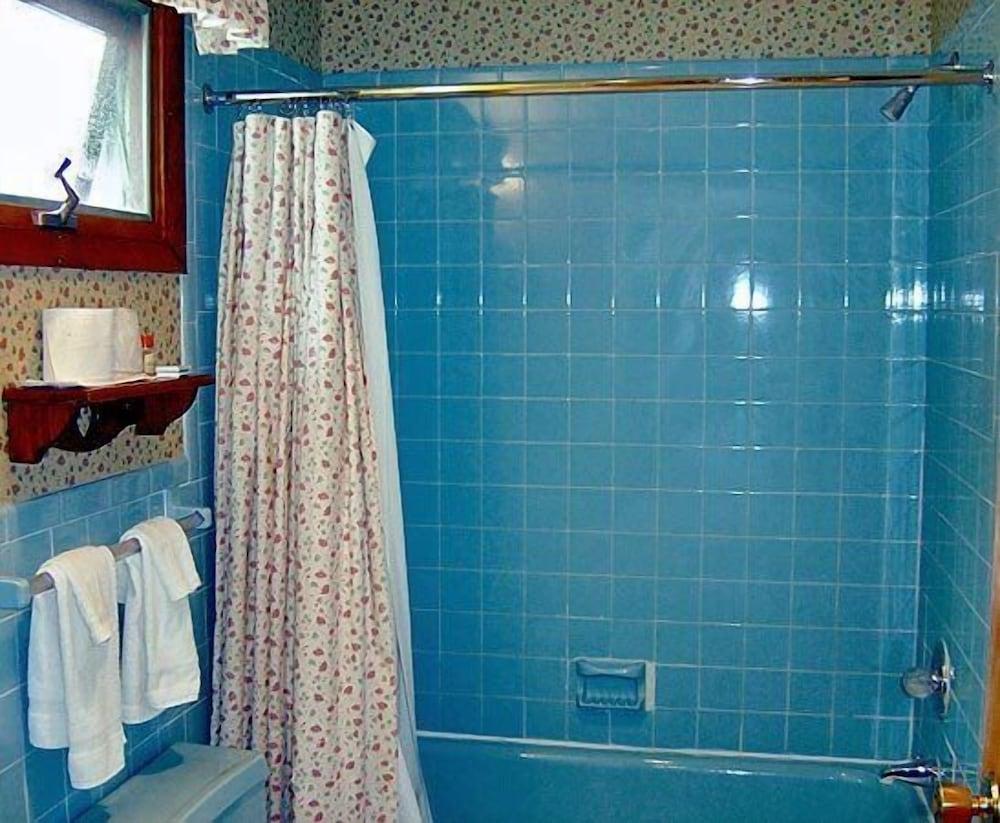 West Road Motel photo 8