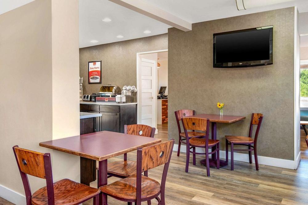 Econo Lodge  Inn & Suites Durango photo 19