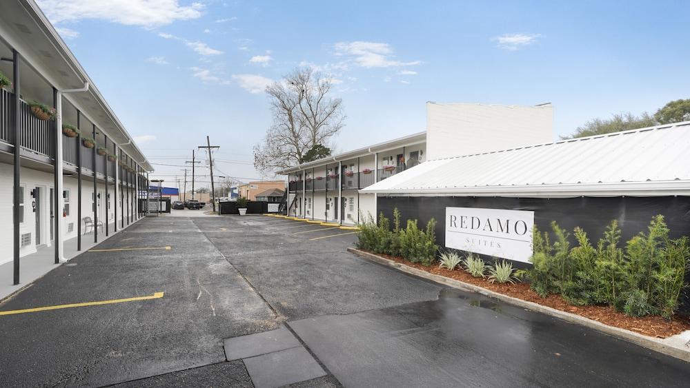 Redamo Suites photo 32
