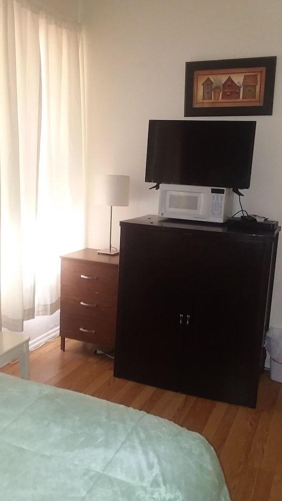 Avenues Hostel photo 11
