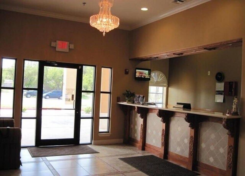 Texas Inn Weslaco photo 2