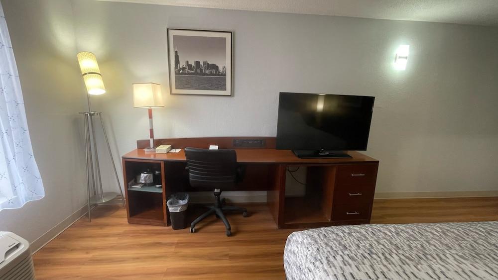 Econo Lodge Rockford Casino Area photo 37