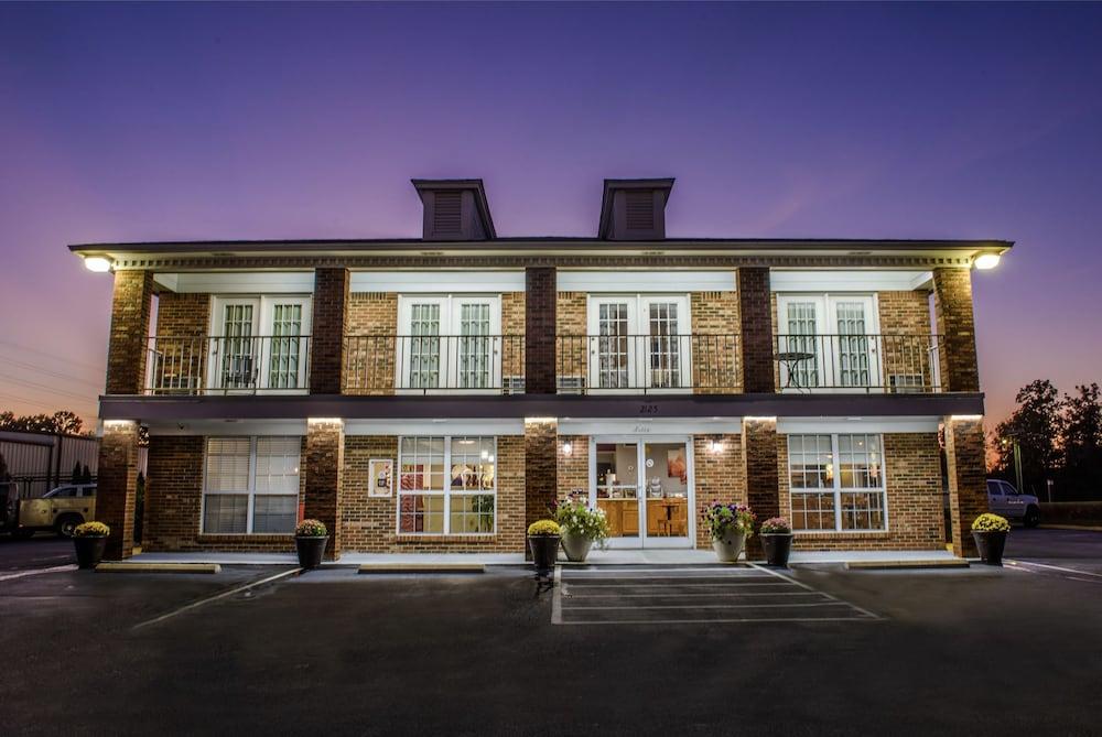 Richland Inn Lawrenceburg photo 41