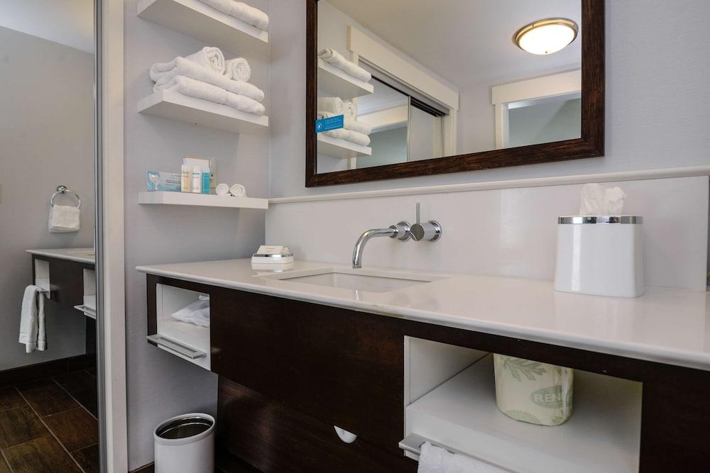 Hampton Inn Brighton photo 48
