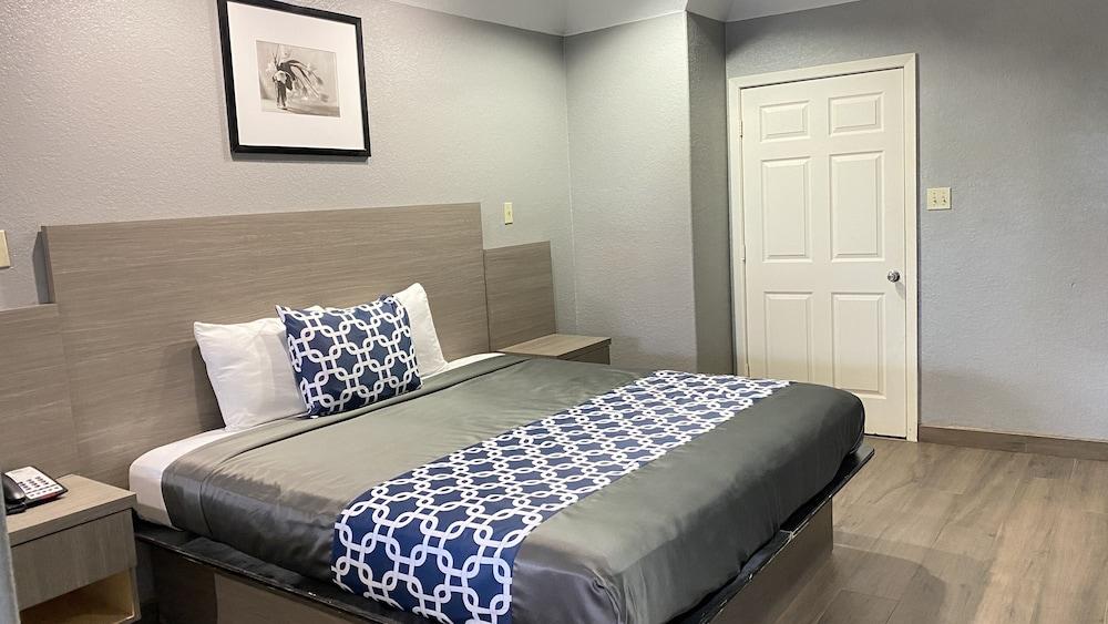 Island Suites photo 26