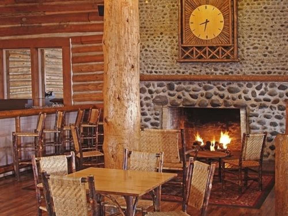 Lake Lodge Cabins - Inside the Park photo 5