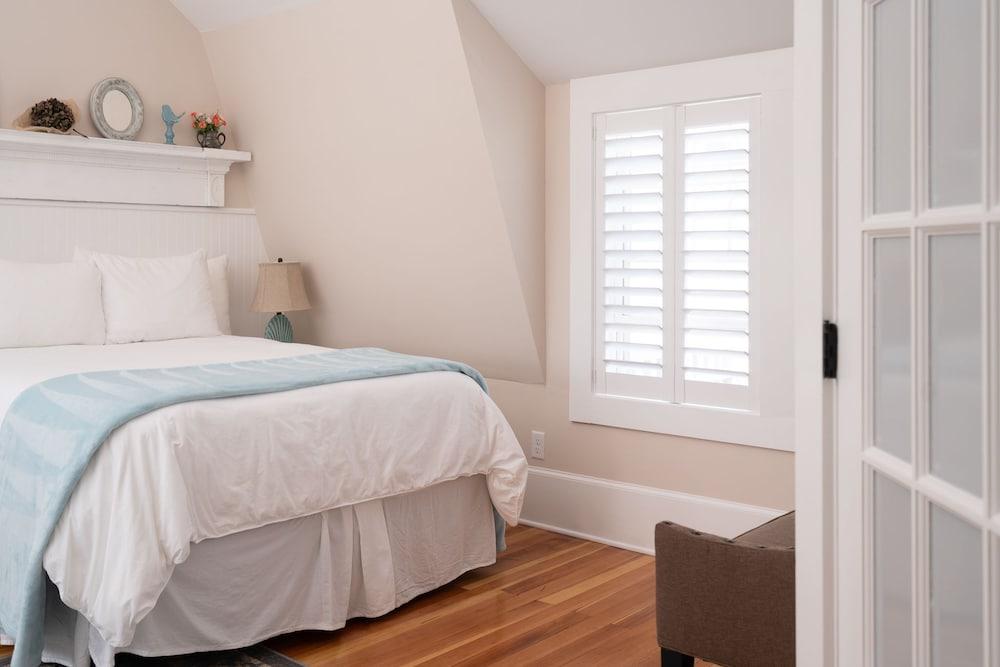 Marginal Way House Hotel photo 18