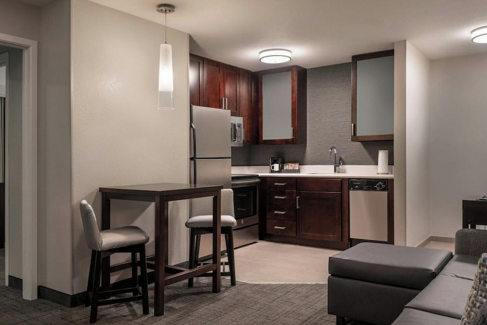 Residence Inn by Marriott Akron Fairlawn photo 11