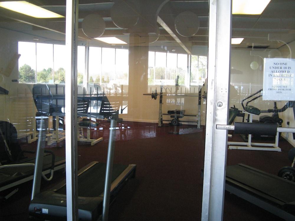 Howard Johnson by Wyndham Benton Harbor/St. Joseph photo 30