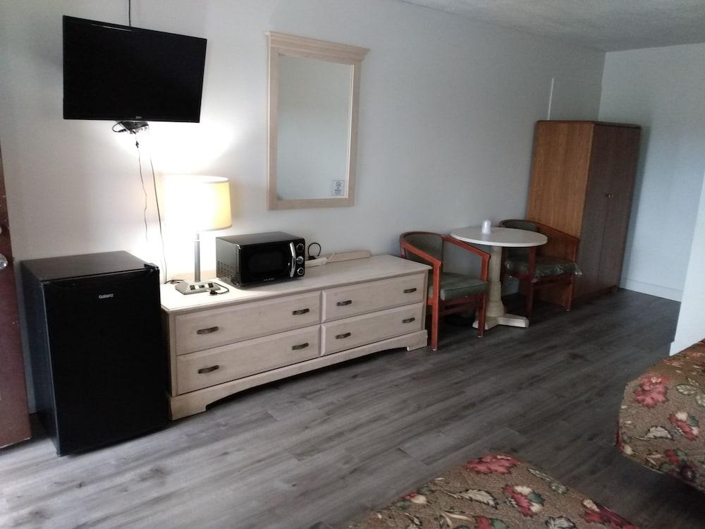 ELDORADO MOTEL photo 30