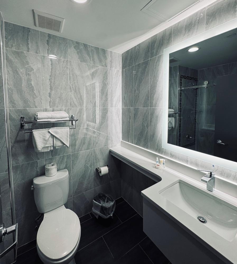 Capital Hotel photo 2