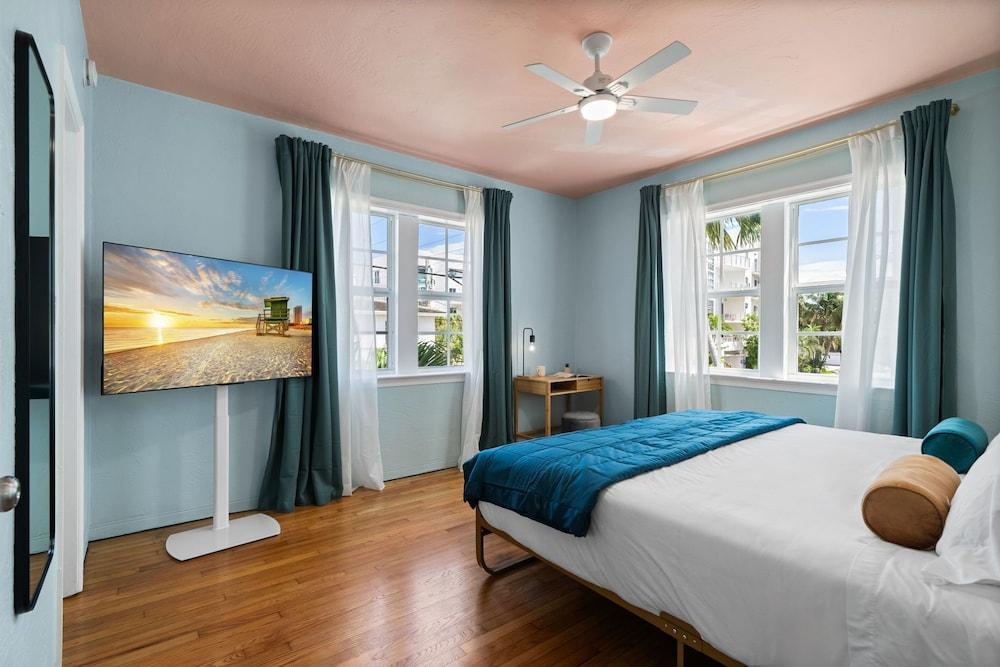 Blue Flamingo Suites photo 89