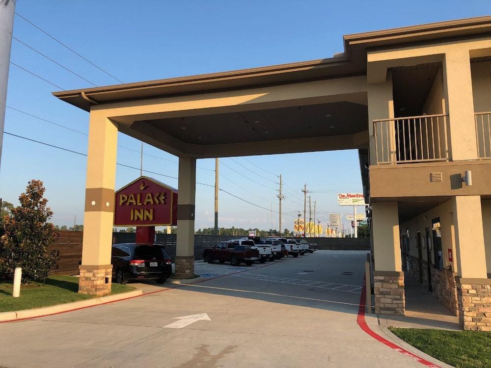 Palace Inn Conroe photo 9