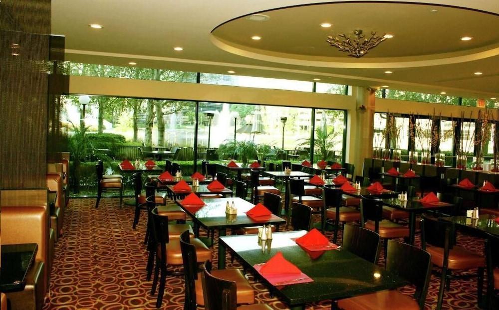 Orange County Hotel photo 31