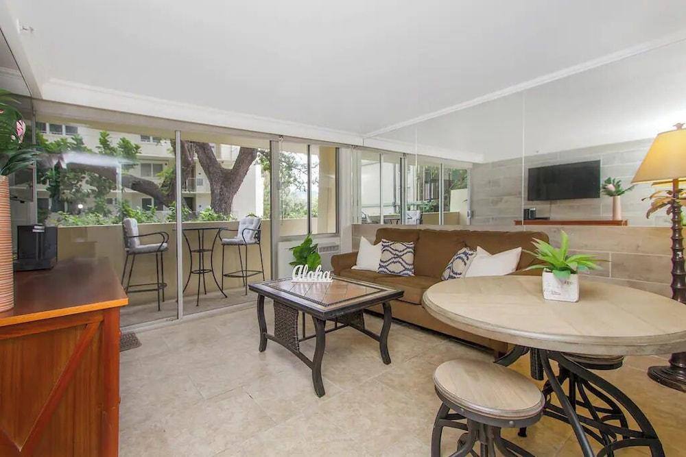 Diamond Head Beach Hotel photo 76