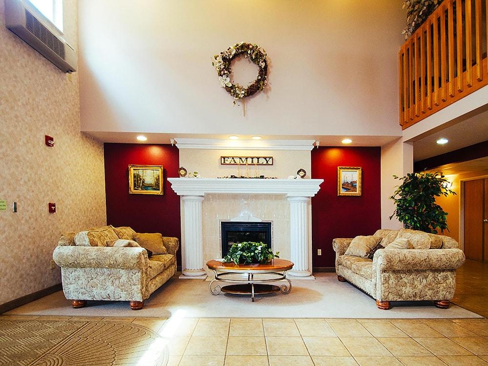 Urbana Inn & Suites photo 3