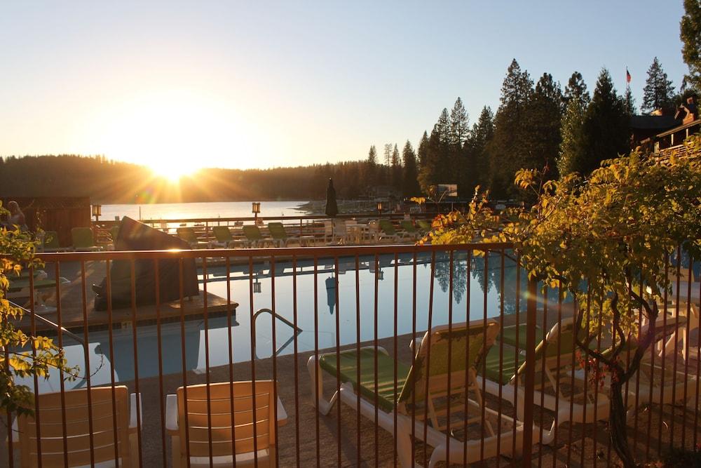The Pines Resort photo 81
