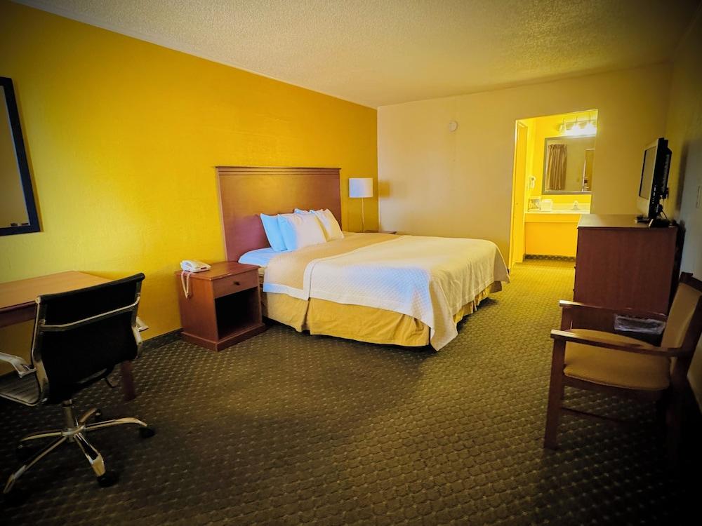 Alamo Inn photo 3