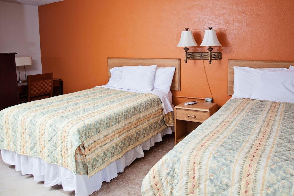 Mustang Motel photo 2