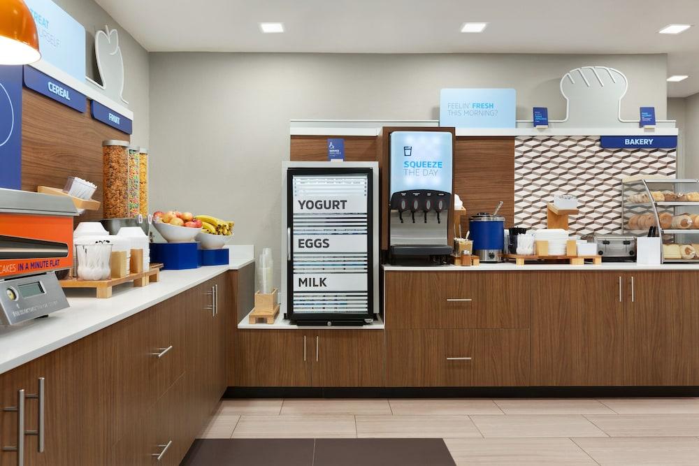 Holiday Inn Express Hotel & Suites Mission-McAllen Area by IHG photo 47