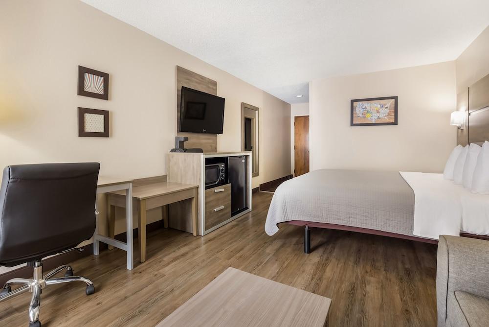 Hometown Inn photo 63
